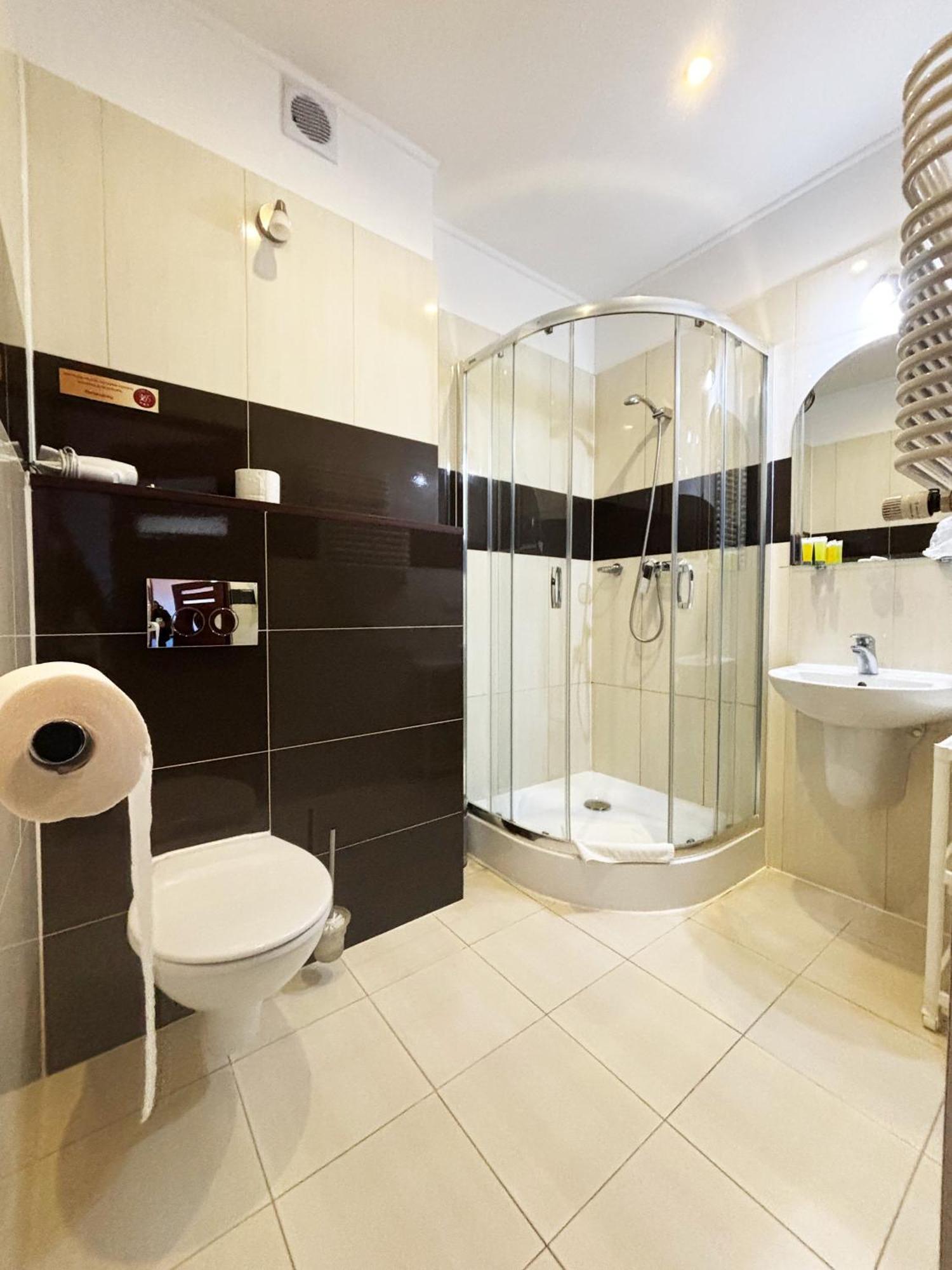 Hotel 365 Kielce Exterior foto