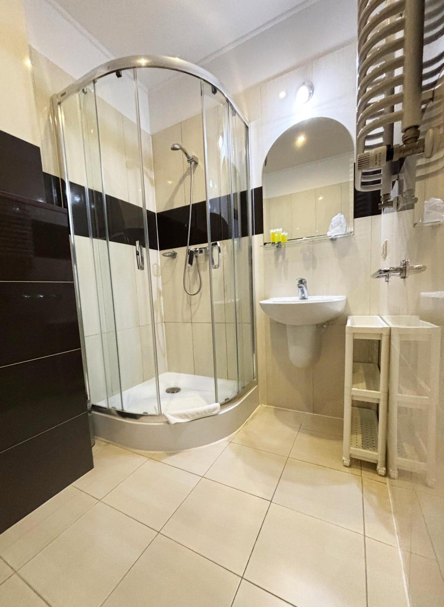 Hotel 365 Kielce Exterior foto